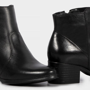 Bota Preta Couro Cano Curto